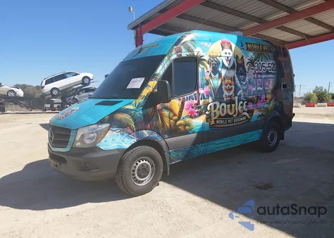 2018 Mercedes-Benz Sprinter 2500 Standard Roof V6 z USA, uszkodzony, nr VIN WD3PE7CD9JP633073